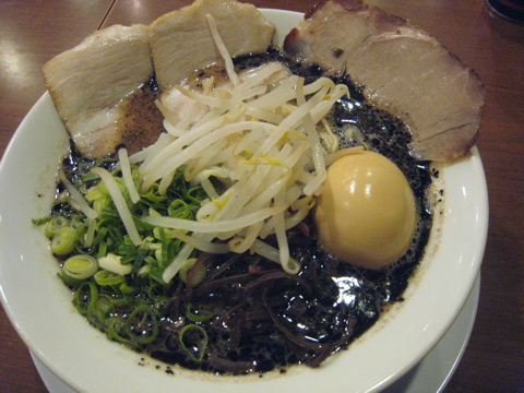 黒トンコツ極めトロチャーシュー麺